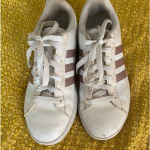 Adidas grand court cloudfoam court shoes. Size 7.5 women’s . Moderate wear